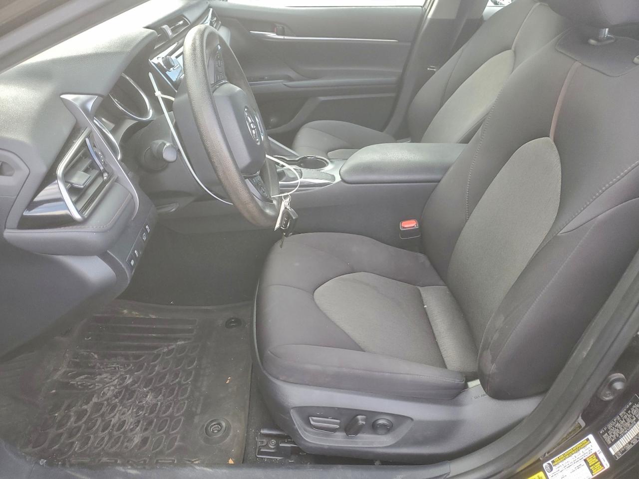 2020 TOYOTA CAMRY LE photo 13