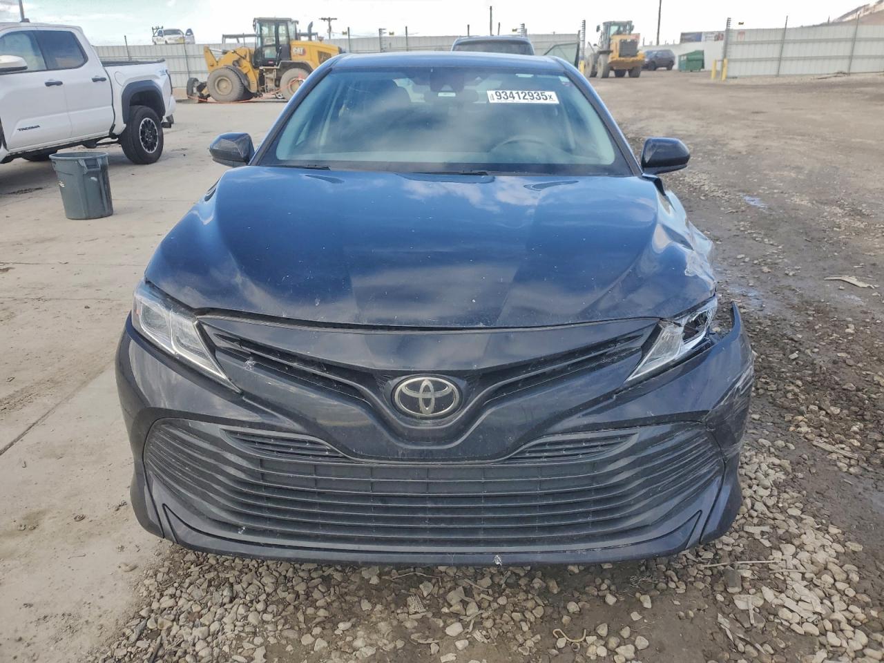 2020 TOYOTA CAMRY LE photo 9