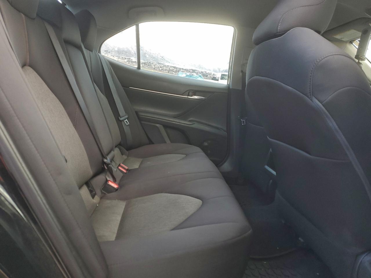 2020 TOYOTA CAMRY LE photo 19