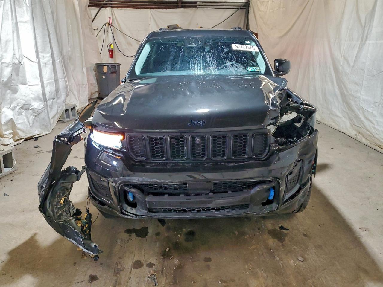 2023 JEEP GRAND CHEROKEE LIMITED 4XE photo 5