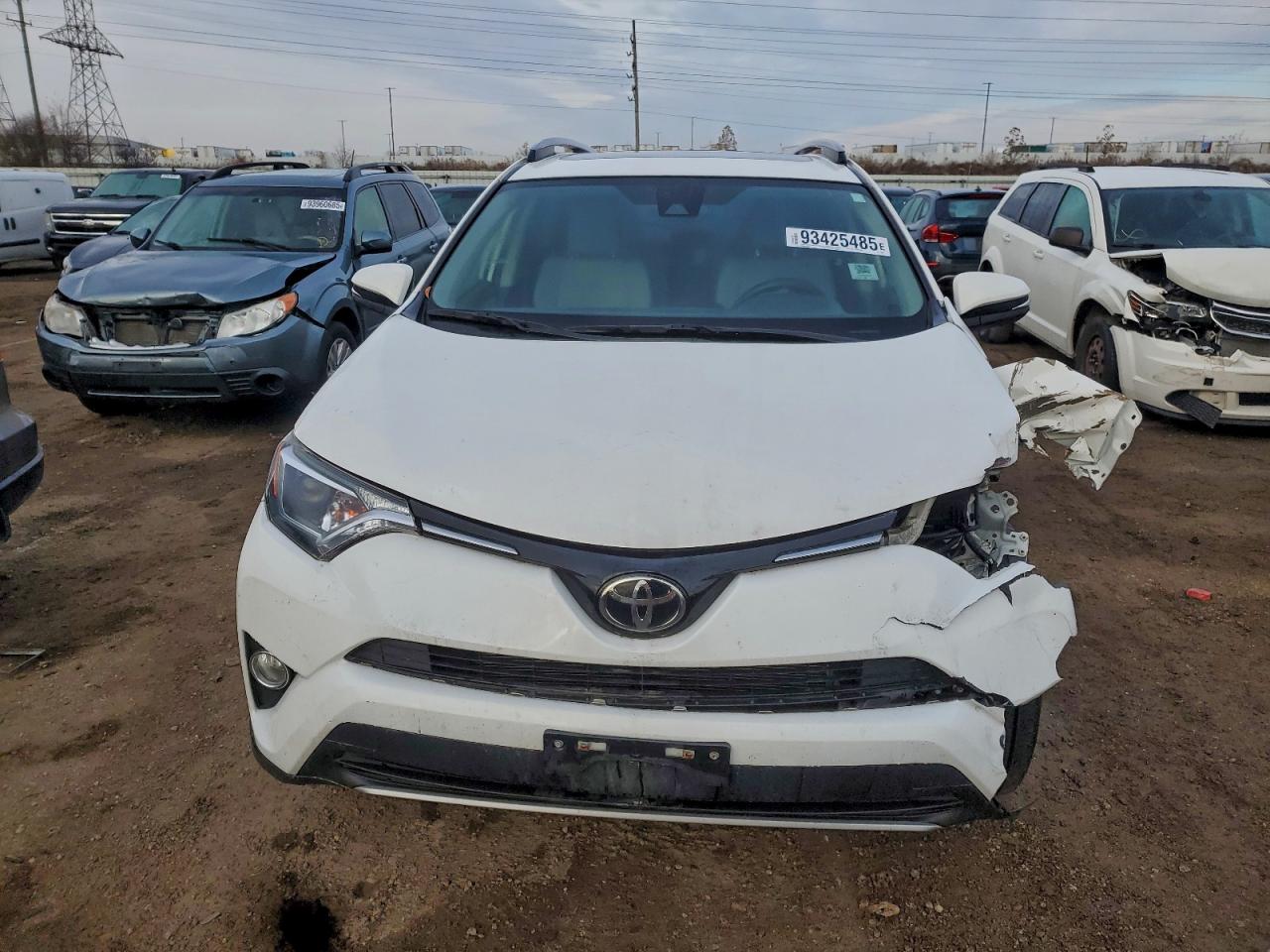 2017 TOYOTA RAV4 XLE photo 9