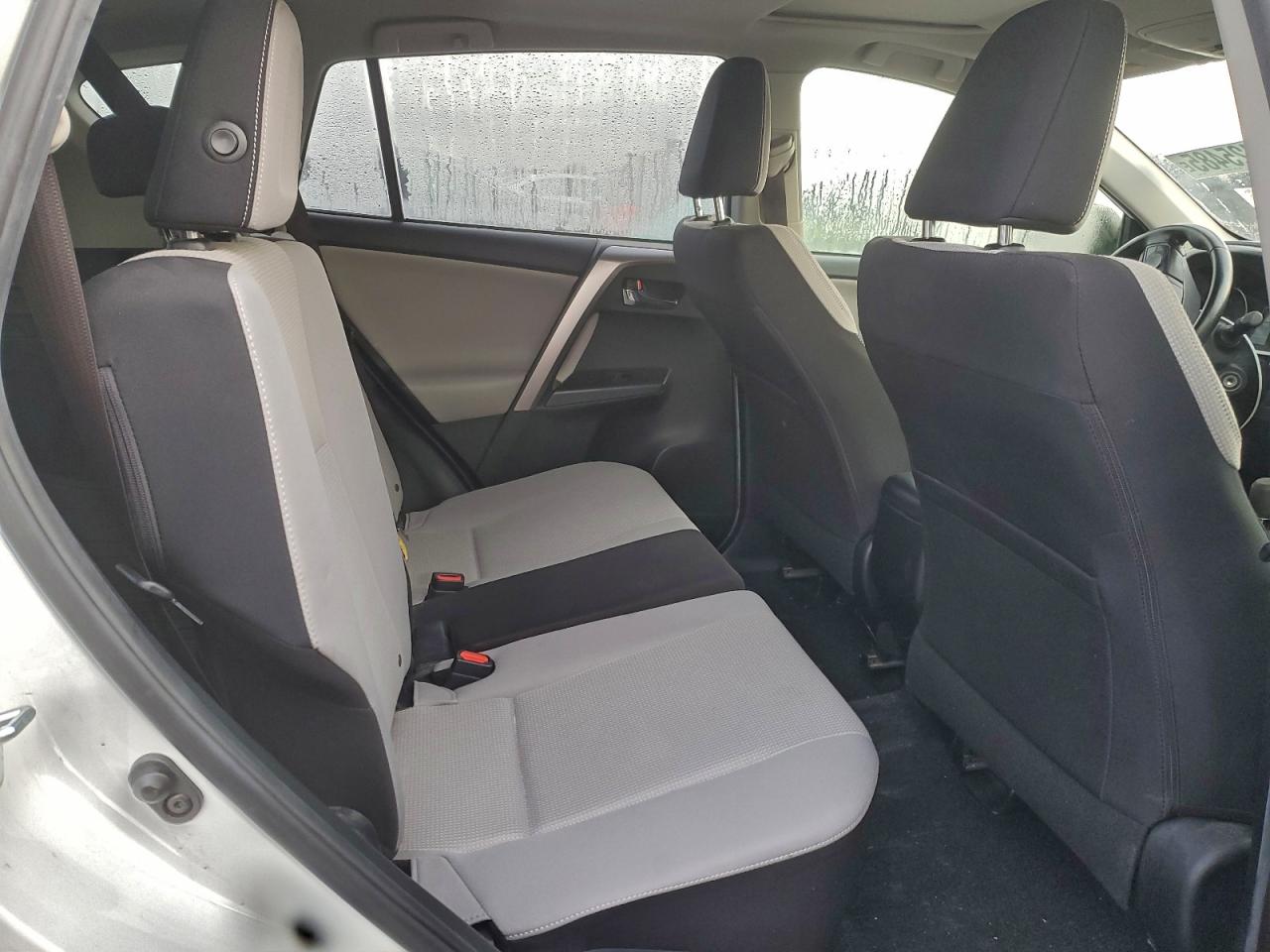 2017 TOYOTA RAV4 XLE photo 19