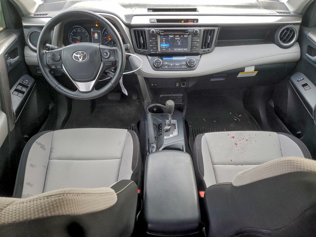 2017 TOYOTA RAV4 XLE photo 15