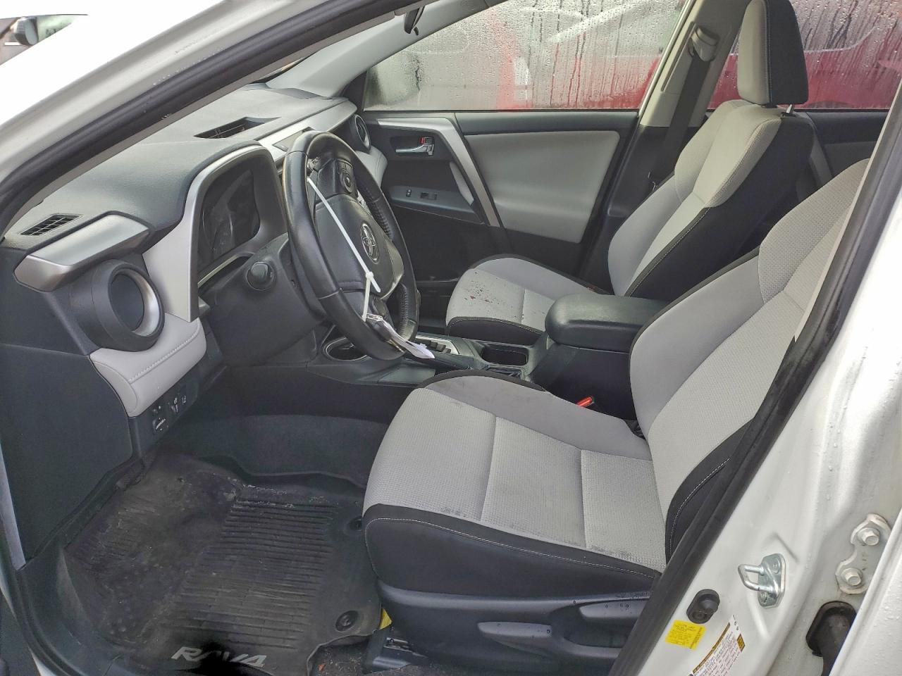 2017 TOYOTA RAV4 XLE photo 13