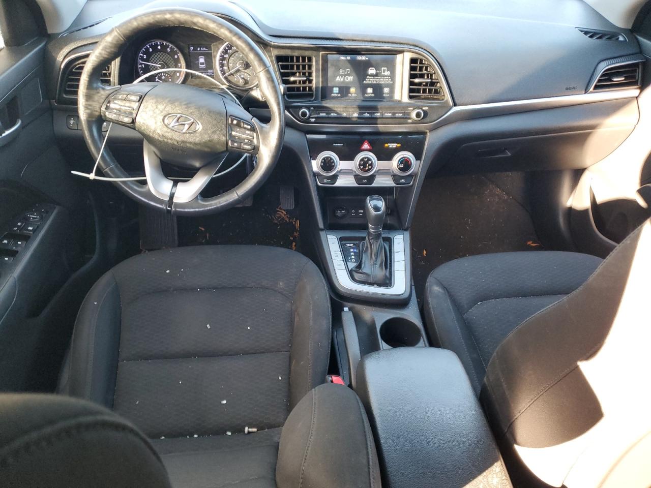2020 HYUNDAI ELANTRA SEL photo 8
