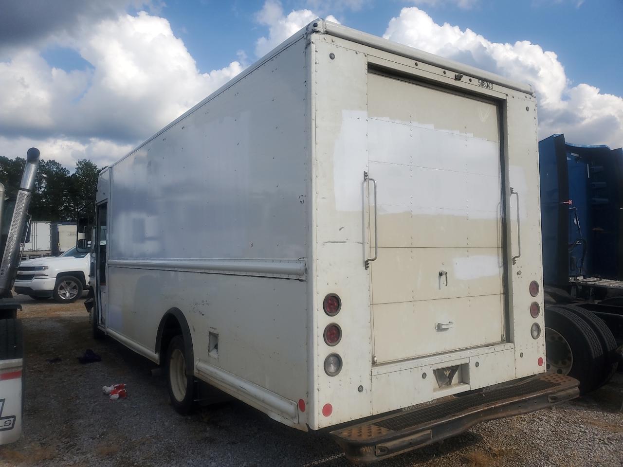 2022 FORD F59 photo 3