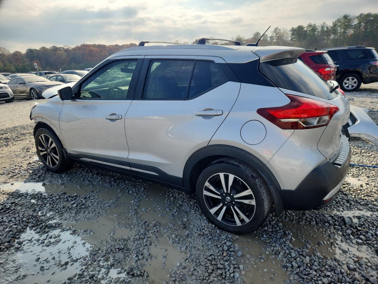 2018 NISSAN KICKS SR photo 4
