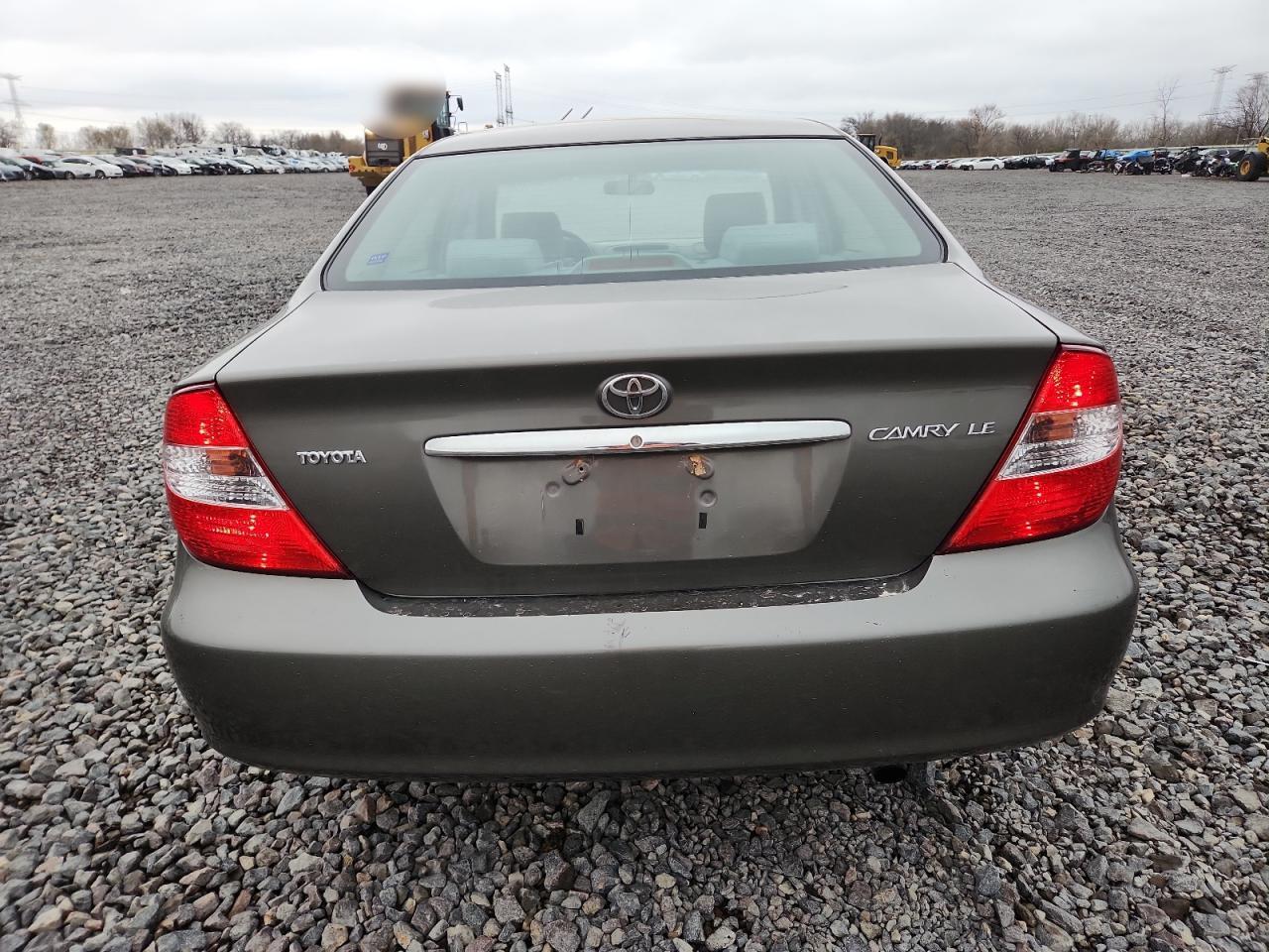 2002 TOYOTA CAMRY LE photo 16