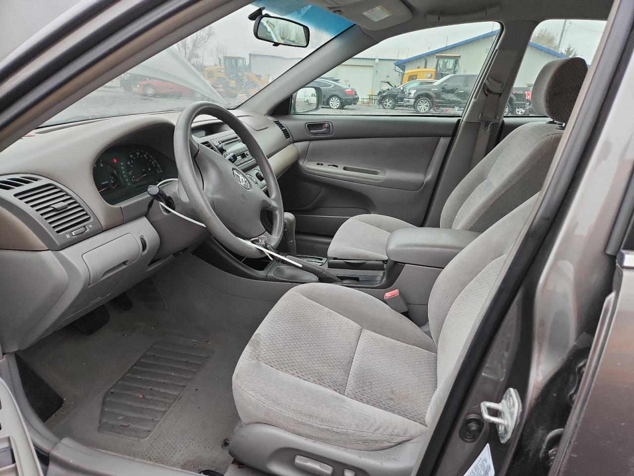 2002 TOYOTA CAMRY LE photo 19
