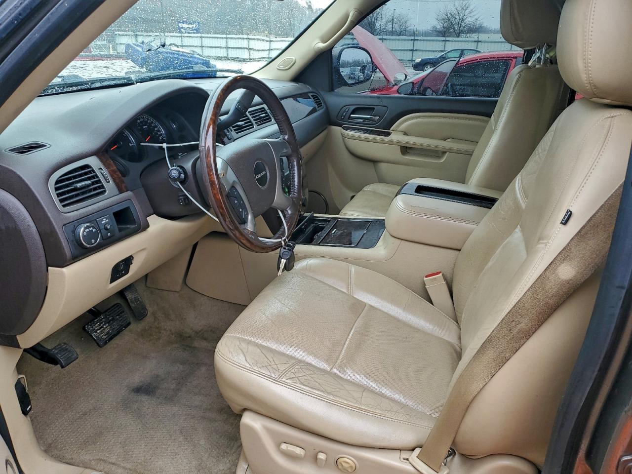 2012 GMC YUKON XL DENALI photo 13