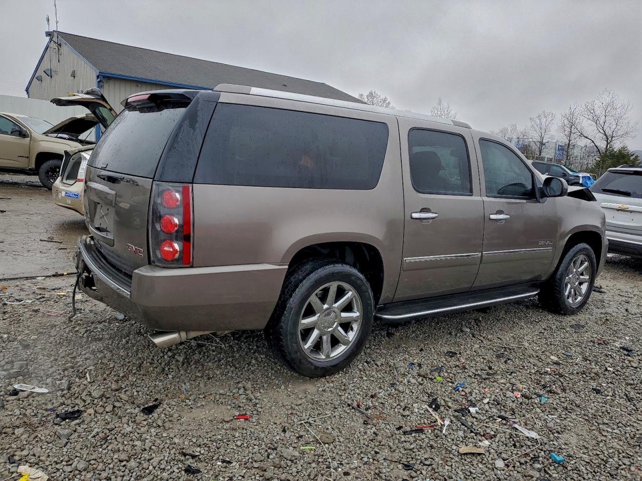 2012 GMC YUKON XL DENALI photo 5