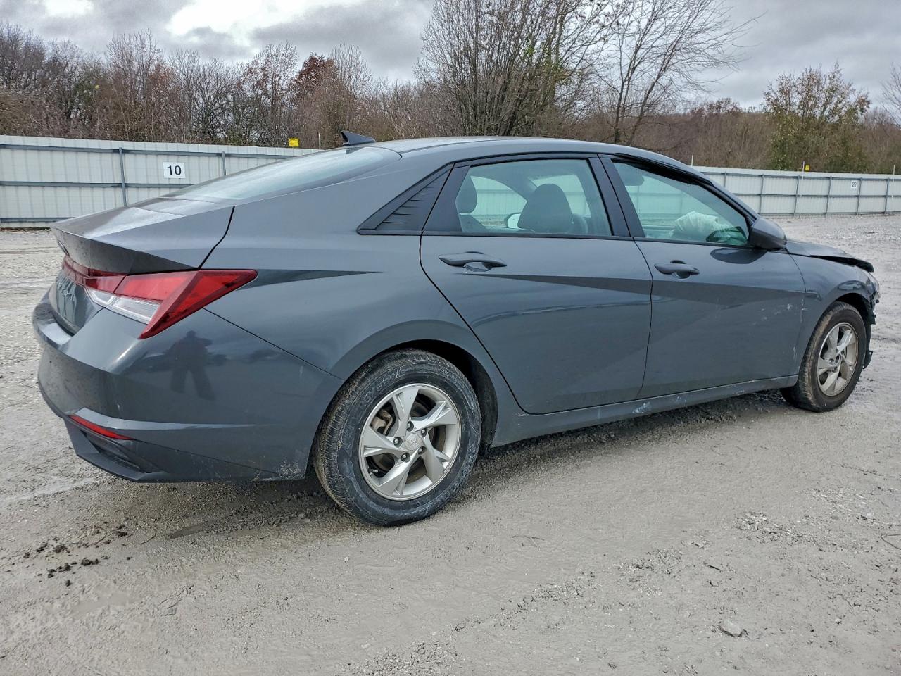 2023 HYUNDAI ELANTRA SE photo 3