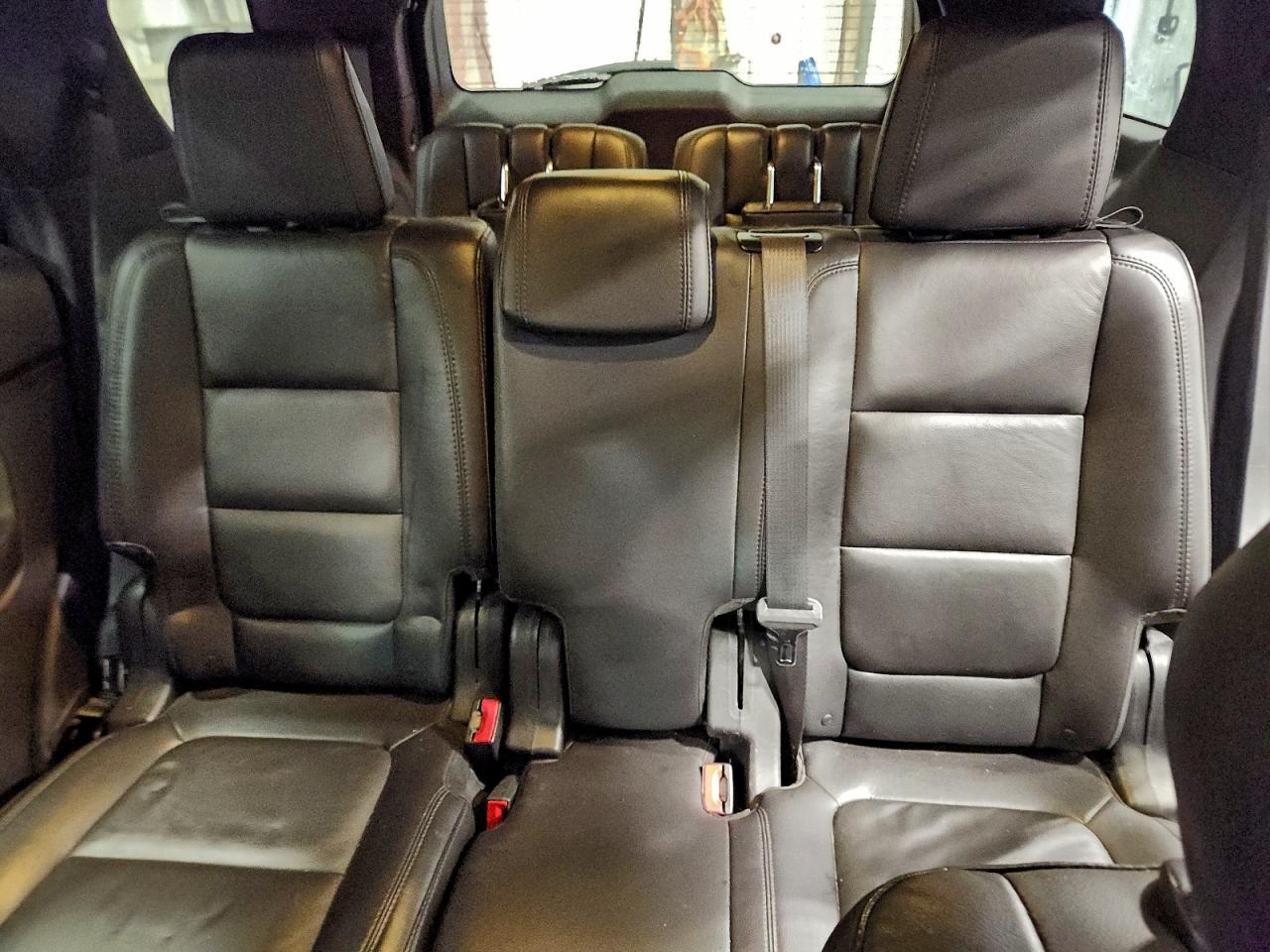 2015 FORD EXPLORER XLT photo 28