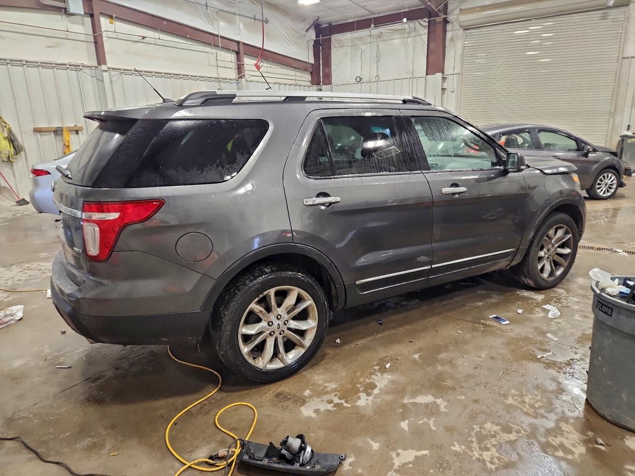 2015 FORD EXPLORER XLT photo 7