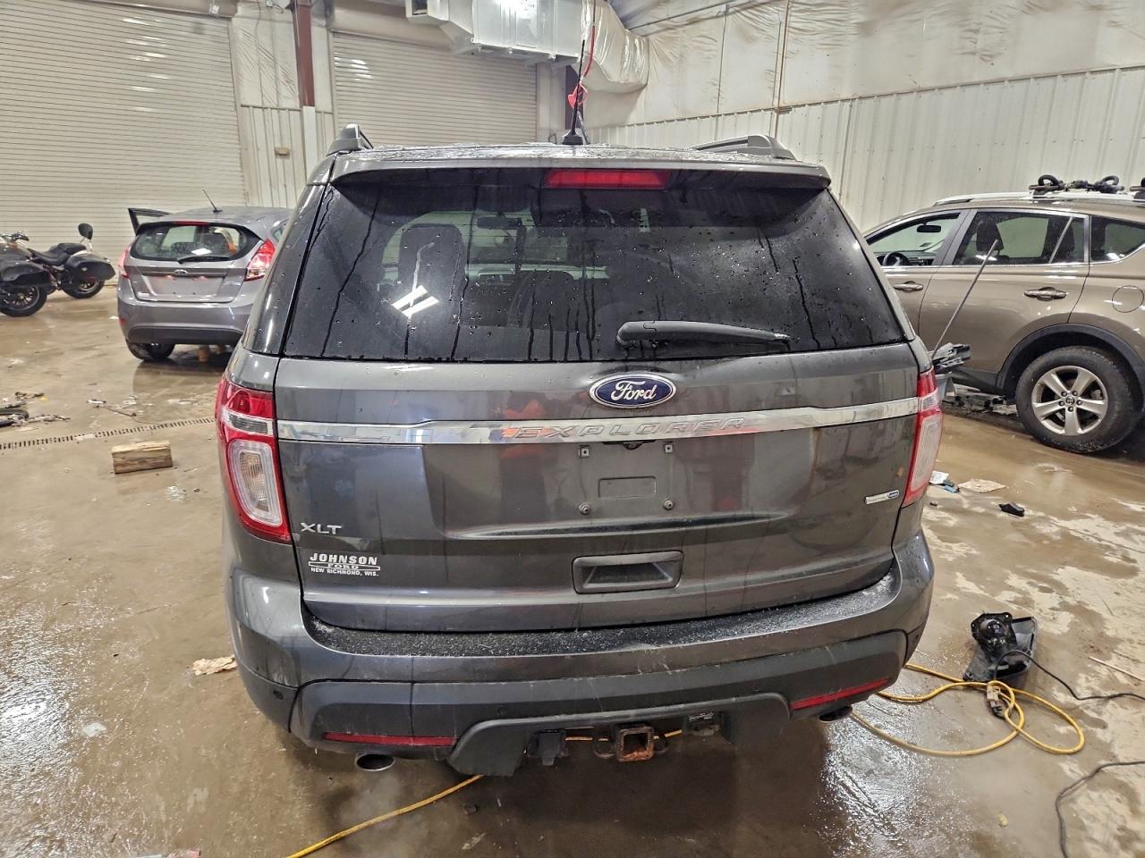 2015 FORD EXPLORER XLT photo 16