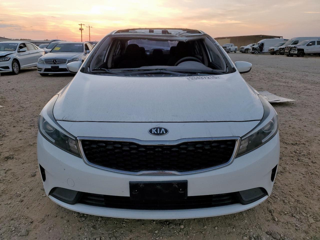 2017 KIA FORTE LX photo 9