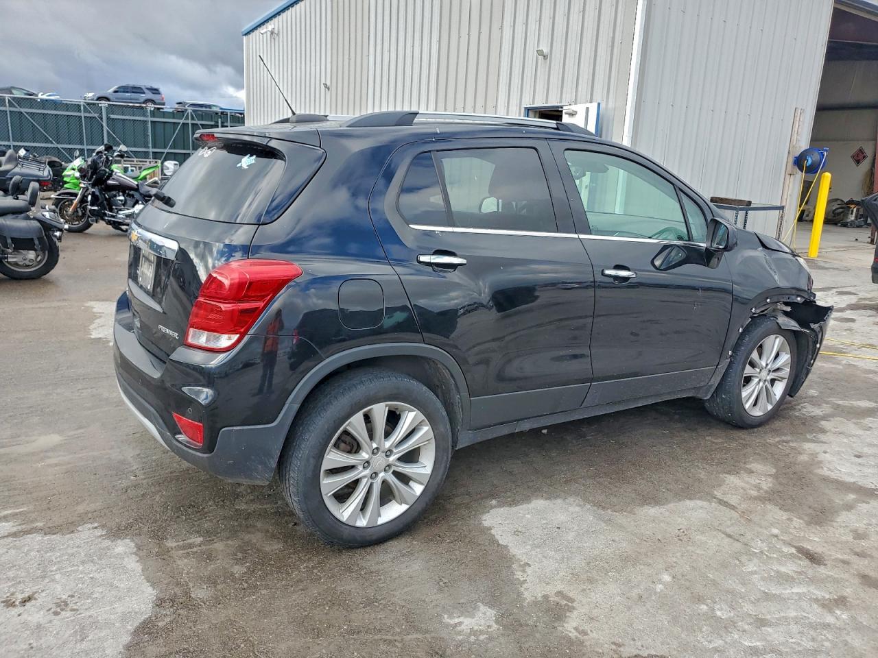 2019 CHEVROLET TRAX PREMIER photo 3
