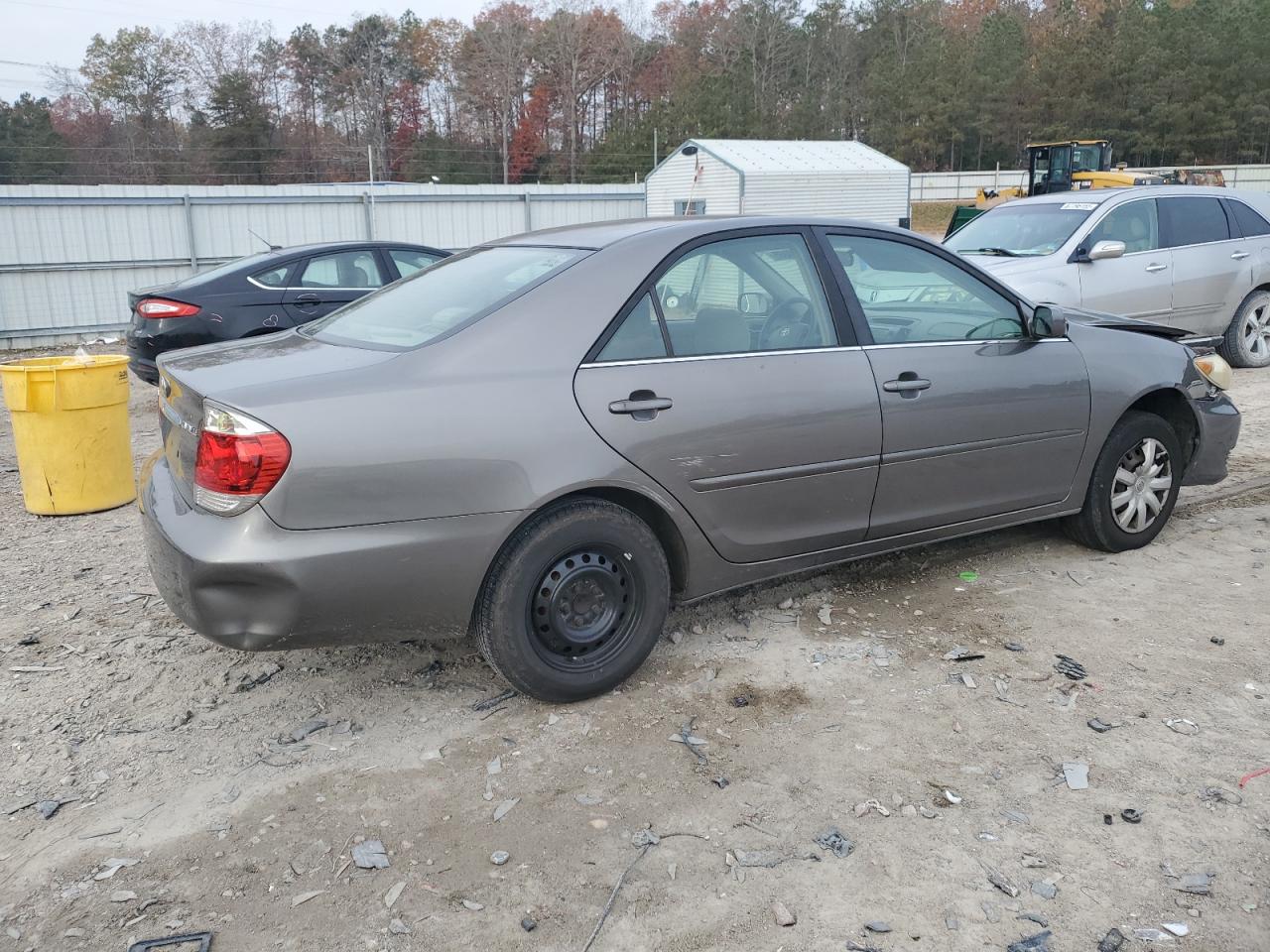 2006 TOYOTA CAMRY LE photo 3