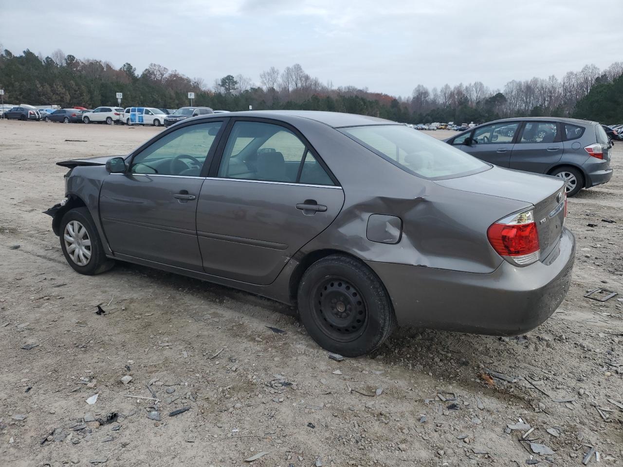 2006 TOYOTA CAMRY LE photo 2