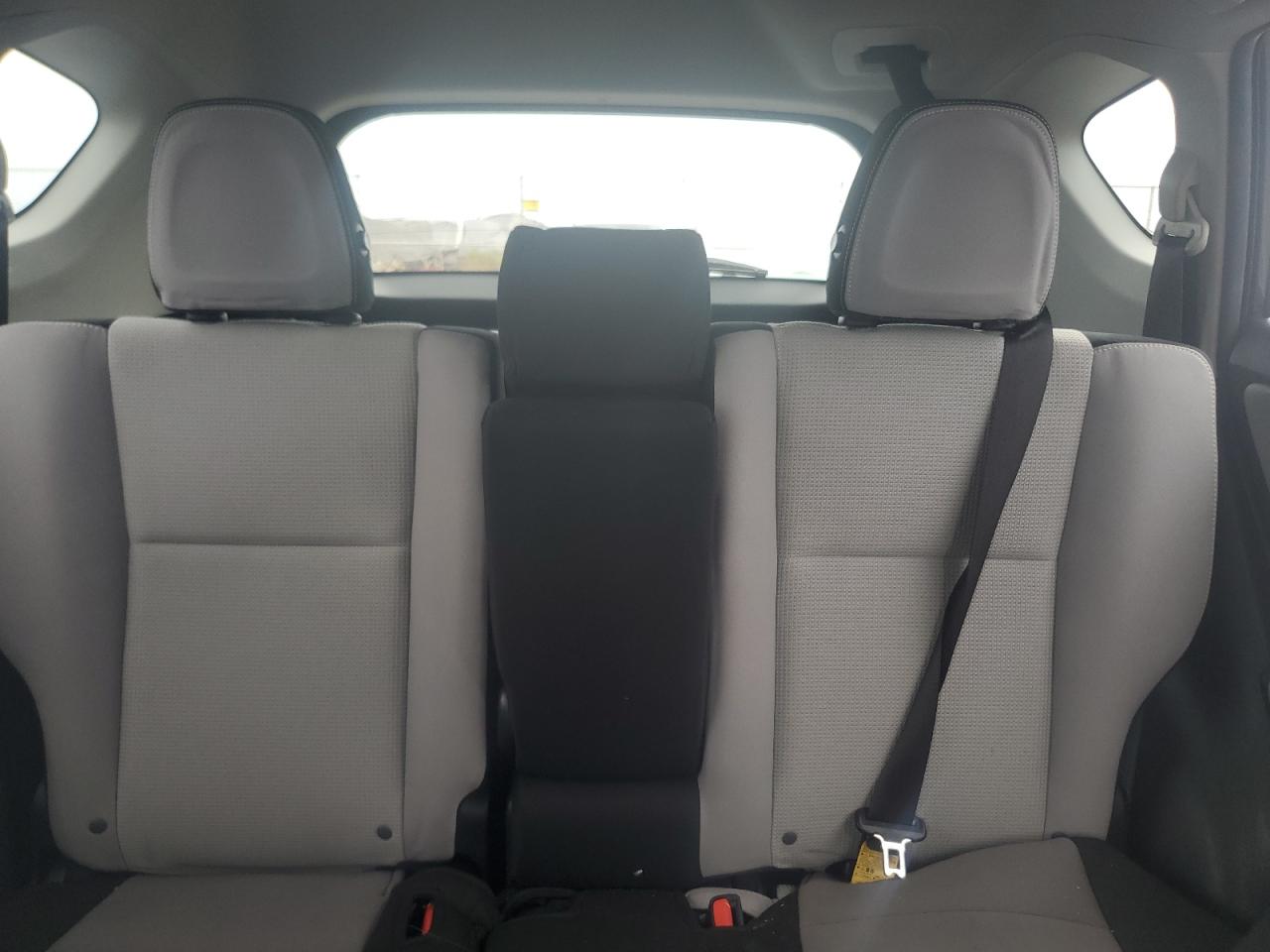 2016 TOYOTA RAV4 XLE photo 10