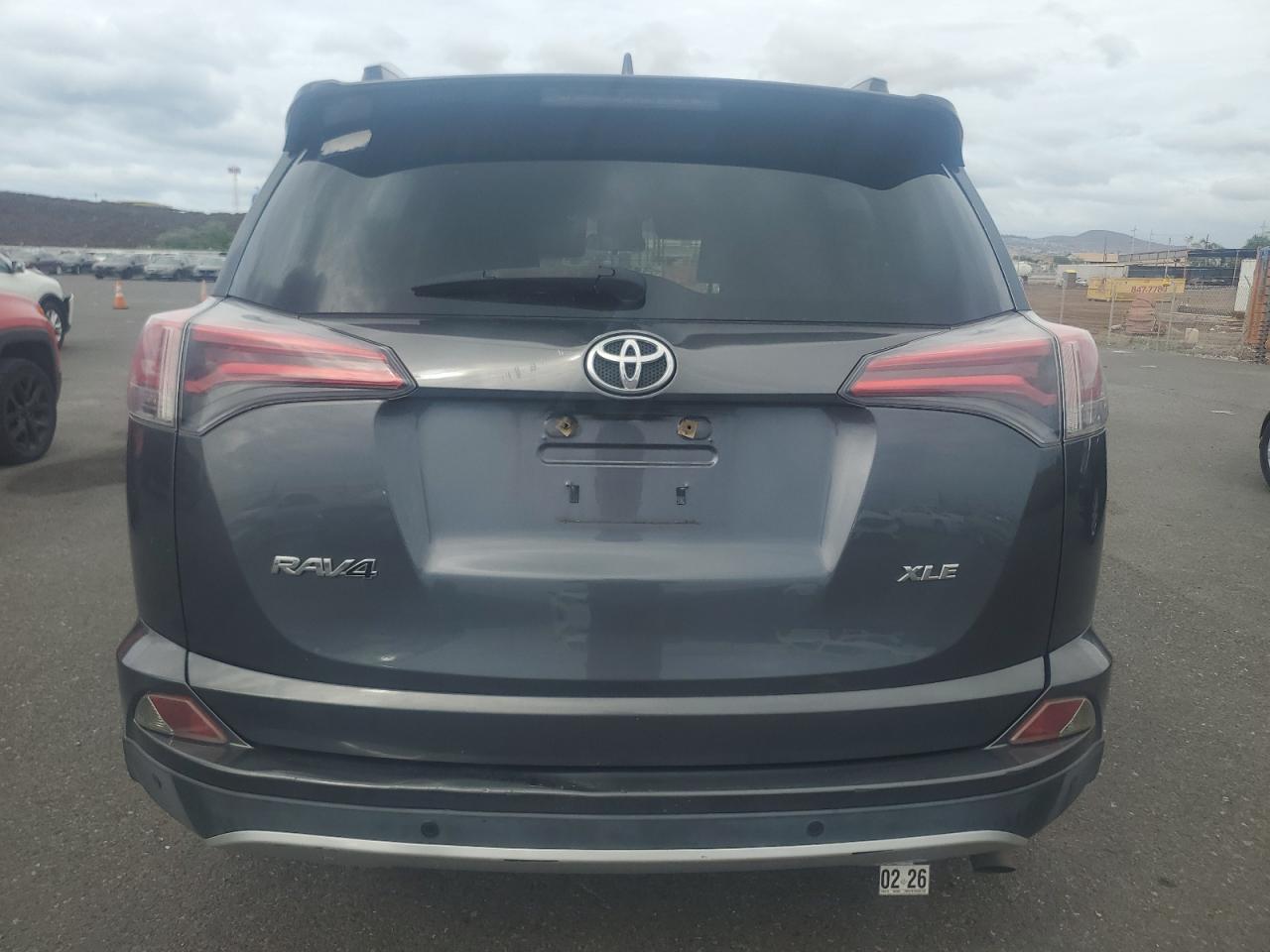 2016 TOYOTA RAV4 XLE photo 6