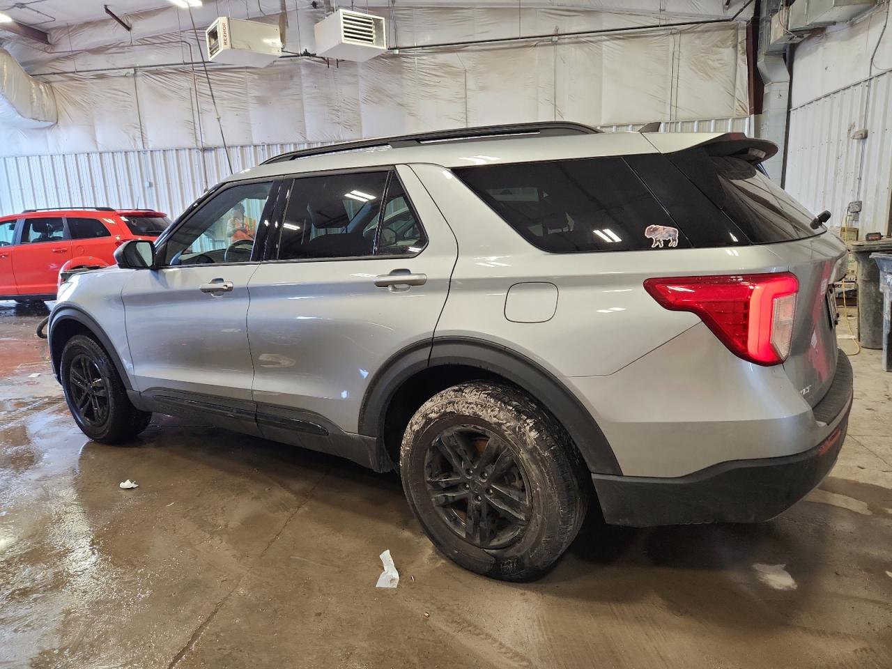 2023 FORD EXPLORER XLT photo 4