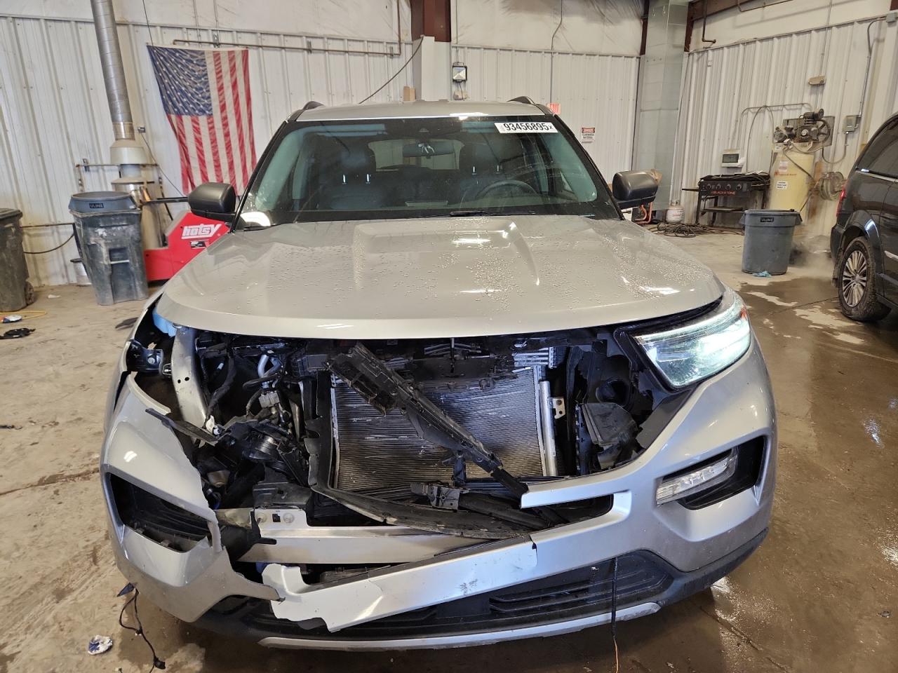 2023 FORD EXPLORER XLT photo 13