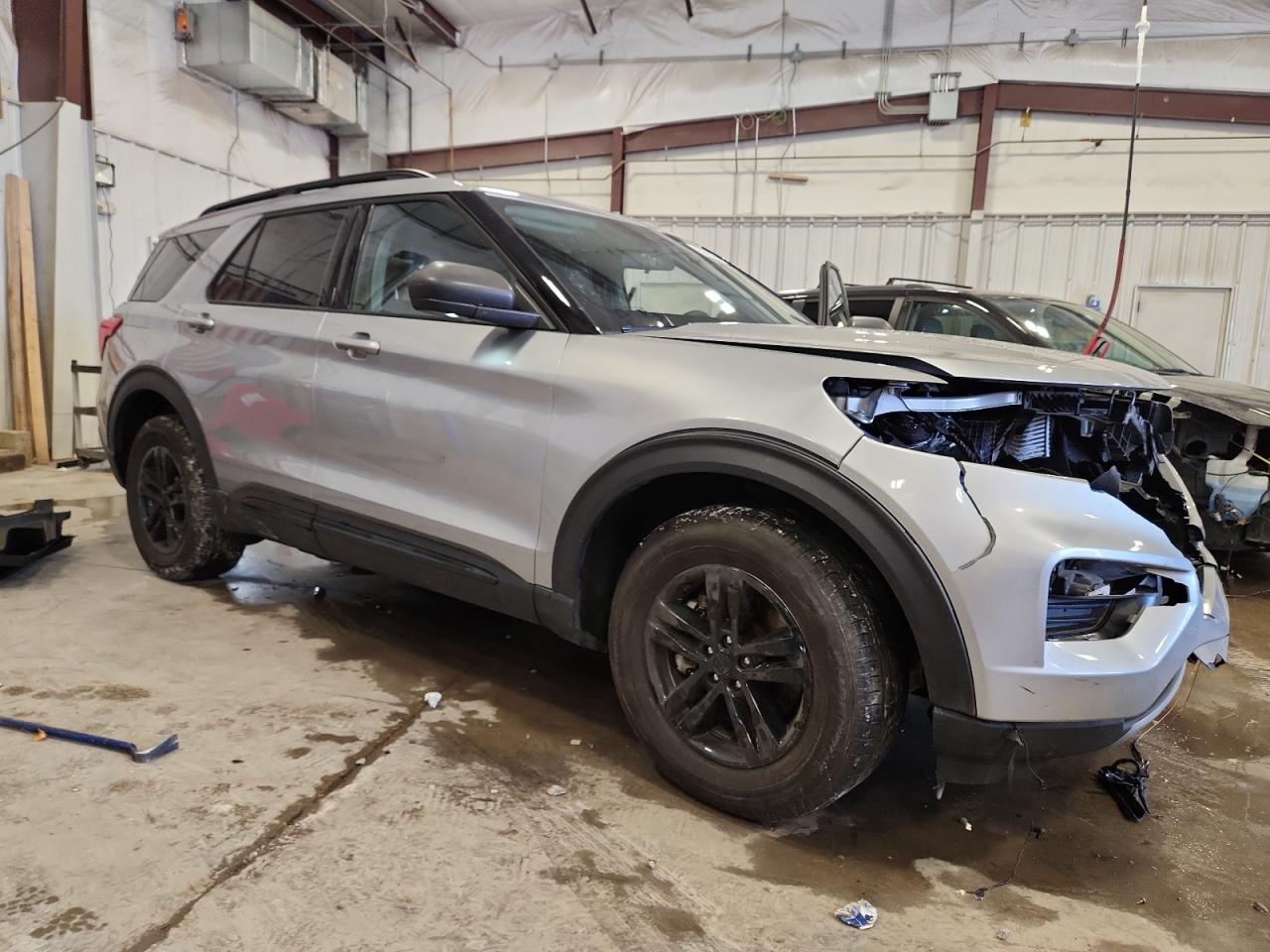2023 FORD EXPLORER XLT photo 10