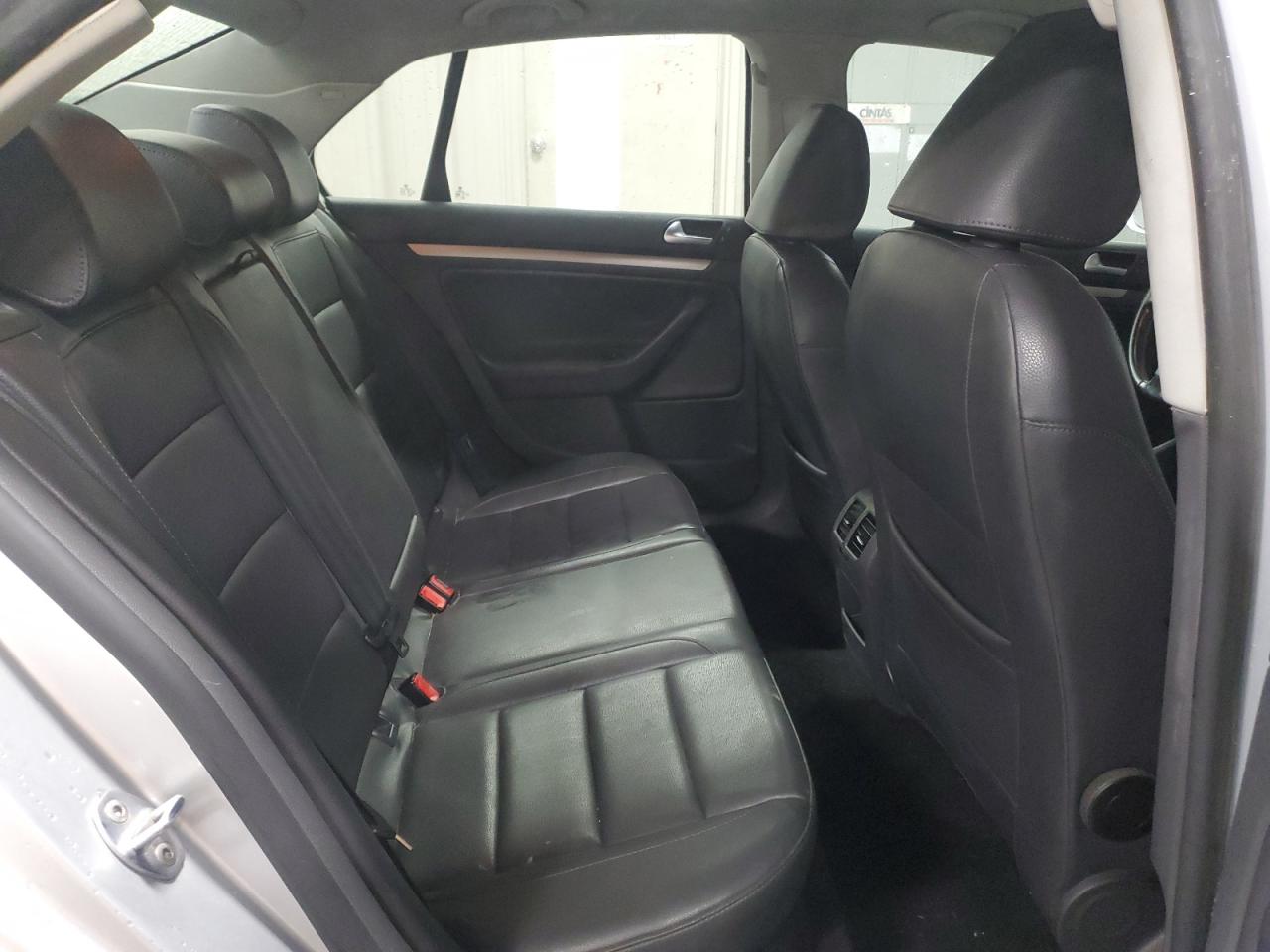2009 VOLKSWAGEN JETTA SE photo 28