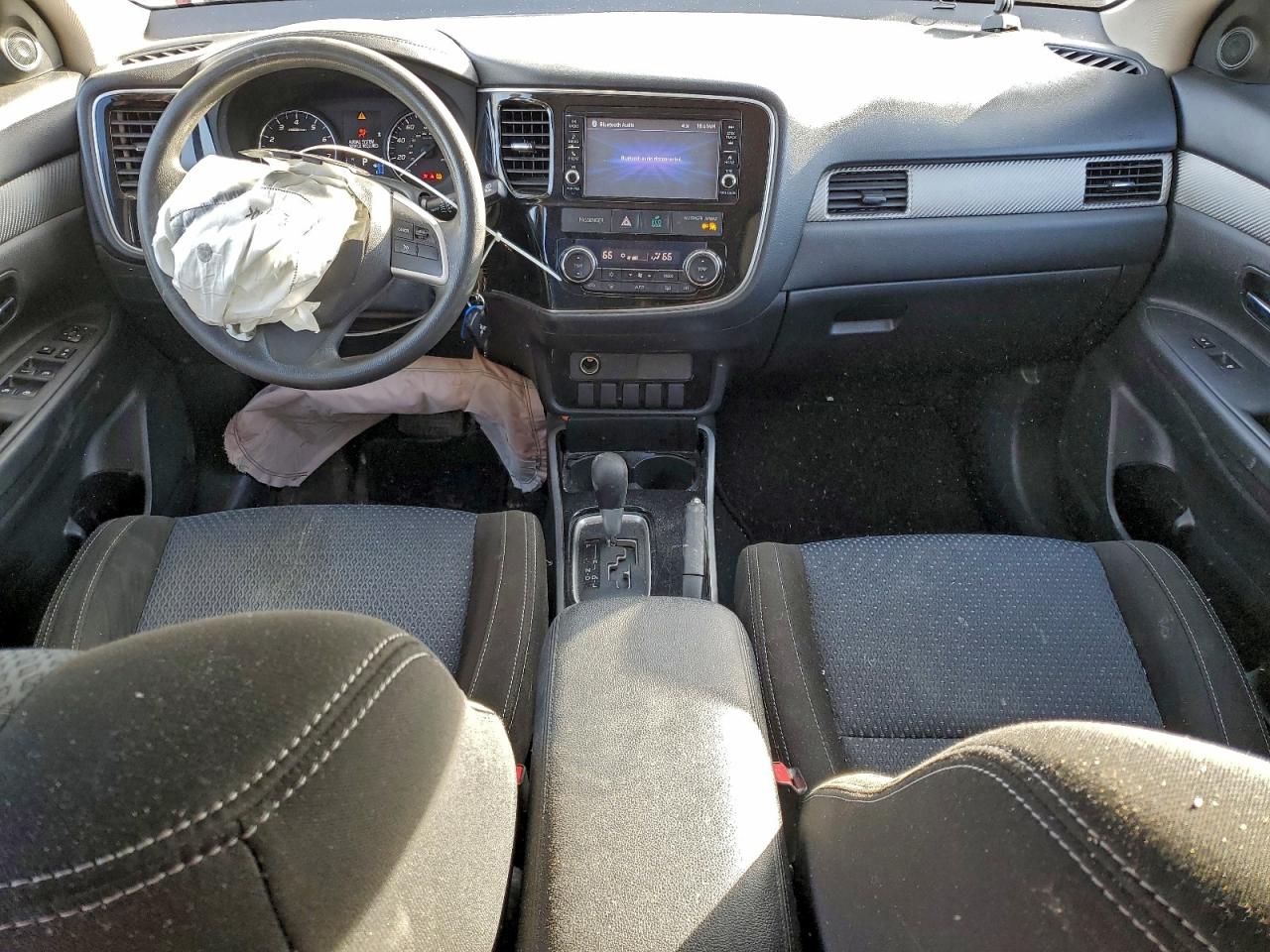 2018 MITSUBISHI OUTLANDER photo 8