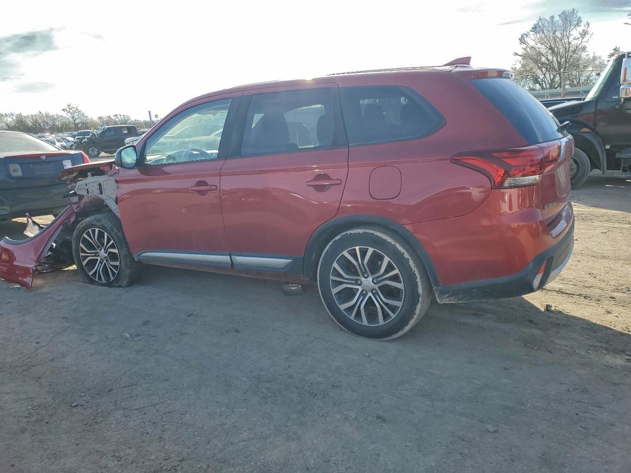 2018 MITSUBISHI OUTLANDER photo 2