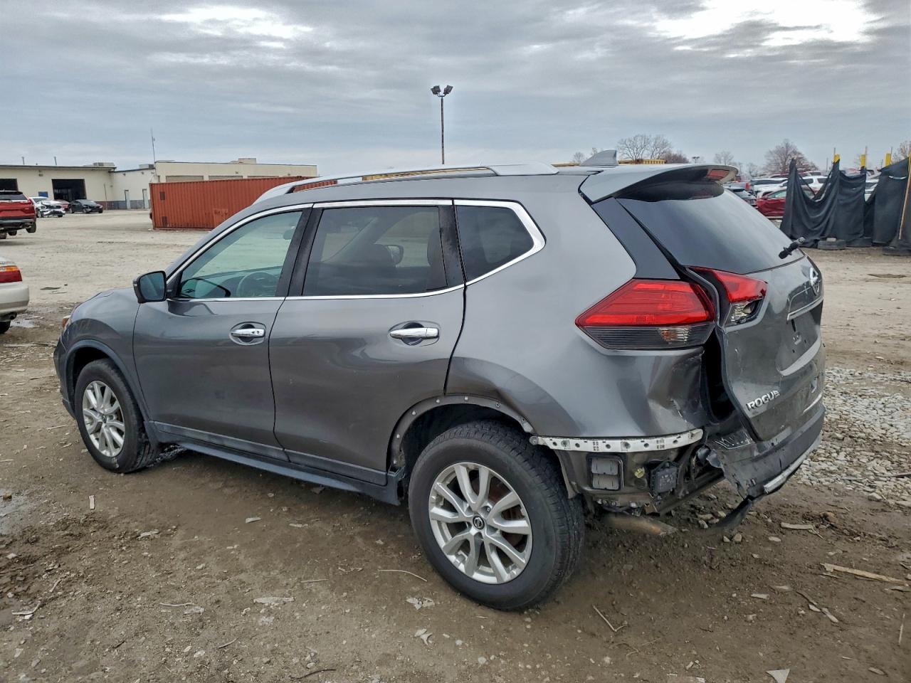 2017 NISSAN ROGUE SV photo 3