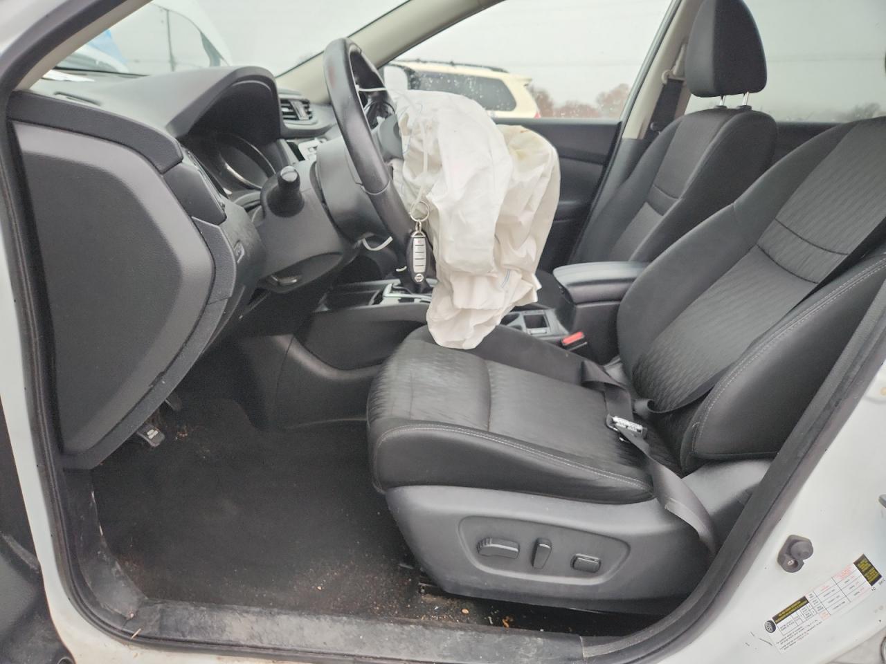 2019 NISSAN ROGUE S photo 13