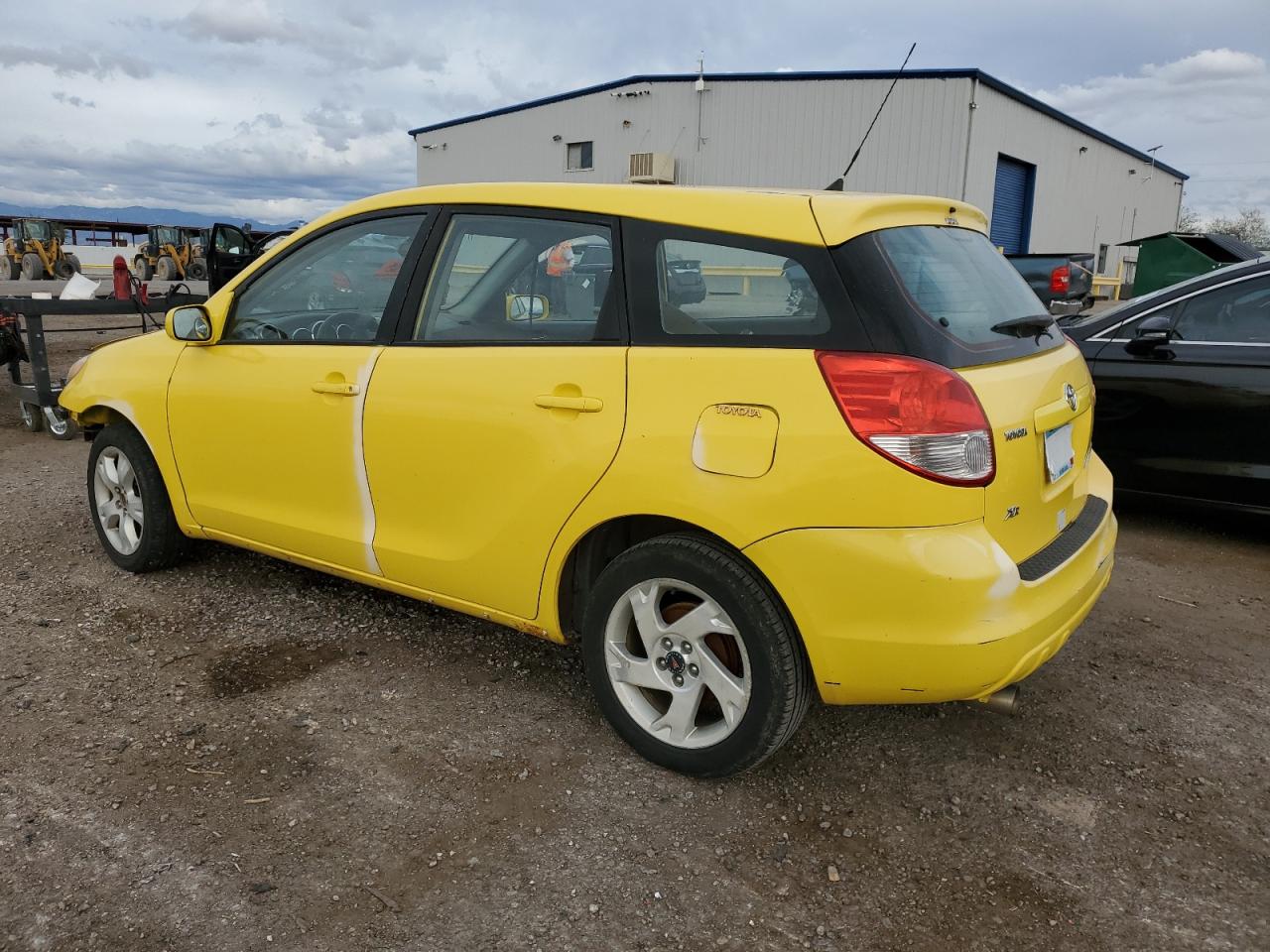 2004 TOYOTA COROLLA MATRIX XR photo 2