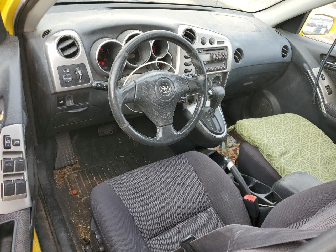 2004 TOYOTA COROLLA MATRIX XR photo 8