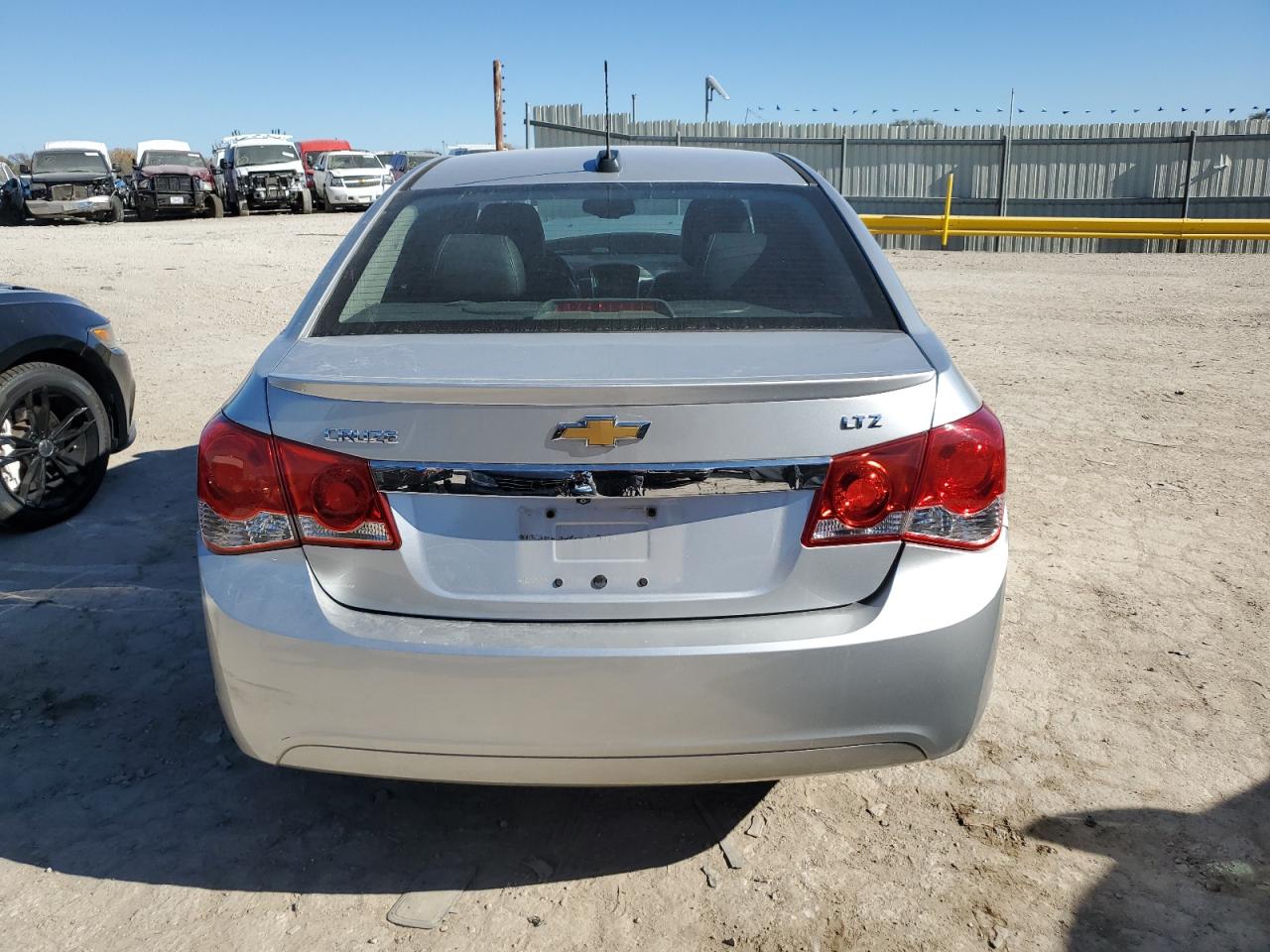 2015 CHEVROLET CRUZE LTZ photo 11