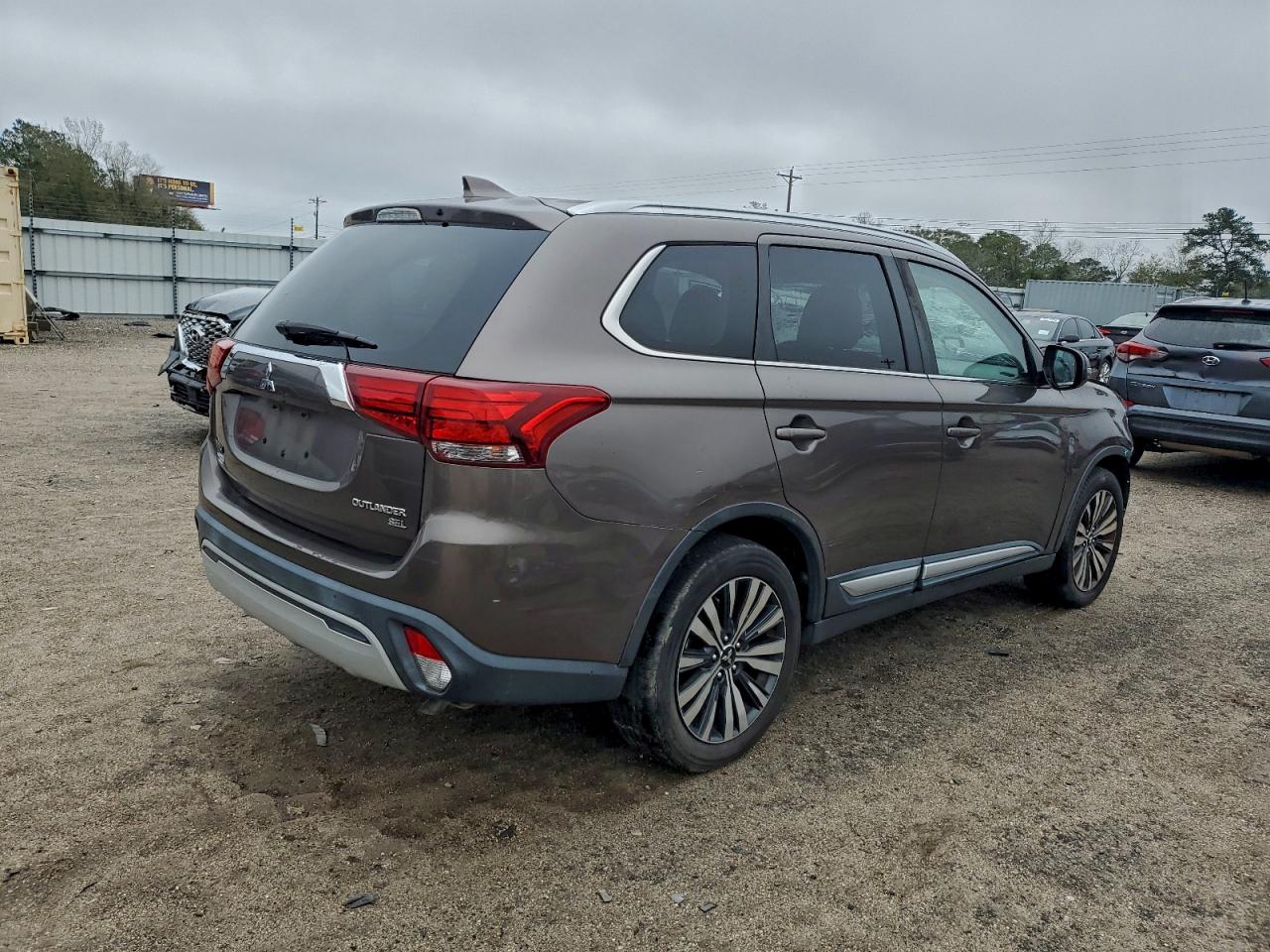 2019 MITSUBISHI OUTLANDER SE photo 7