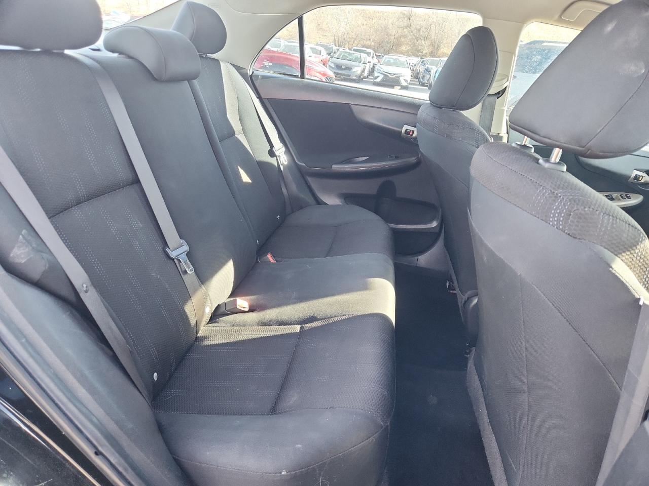 2011 TOYOTA COROLLA S photo 19
