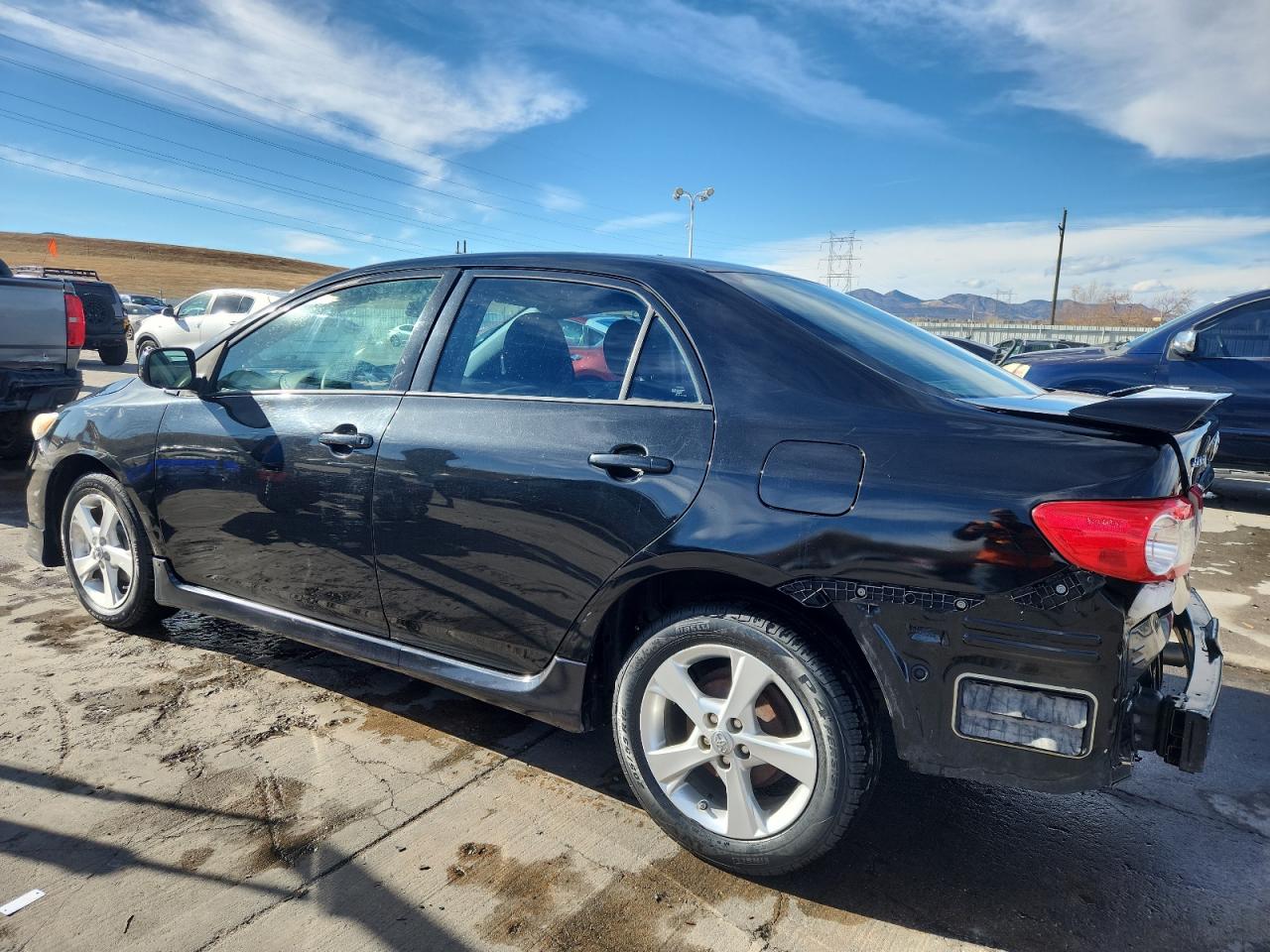 2011 TOYOTA COROLLA S photo 3
