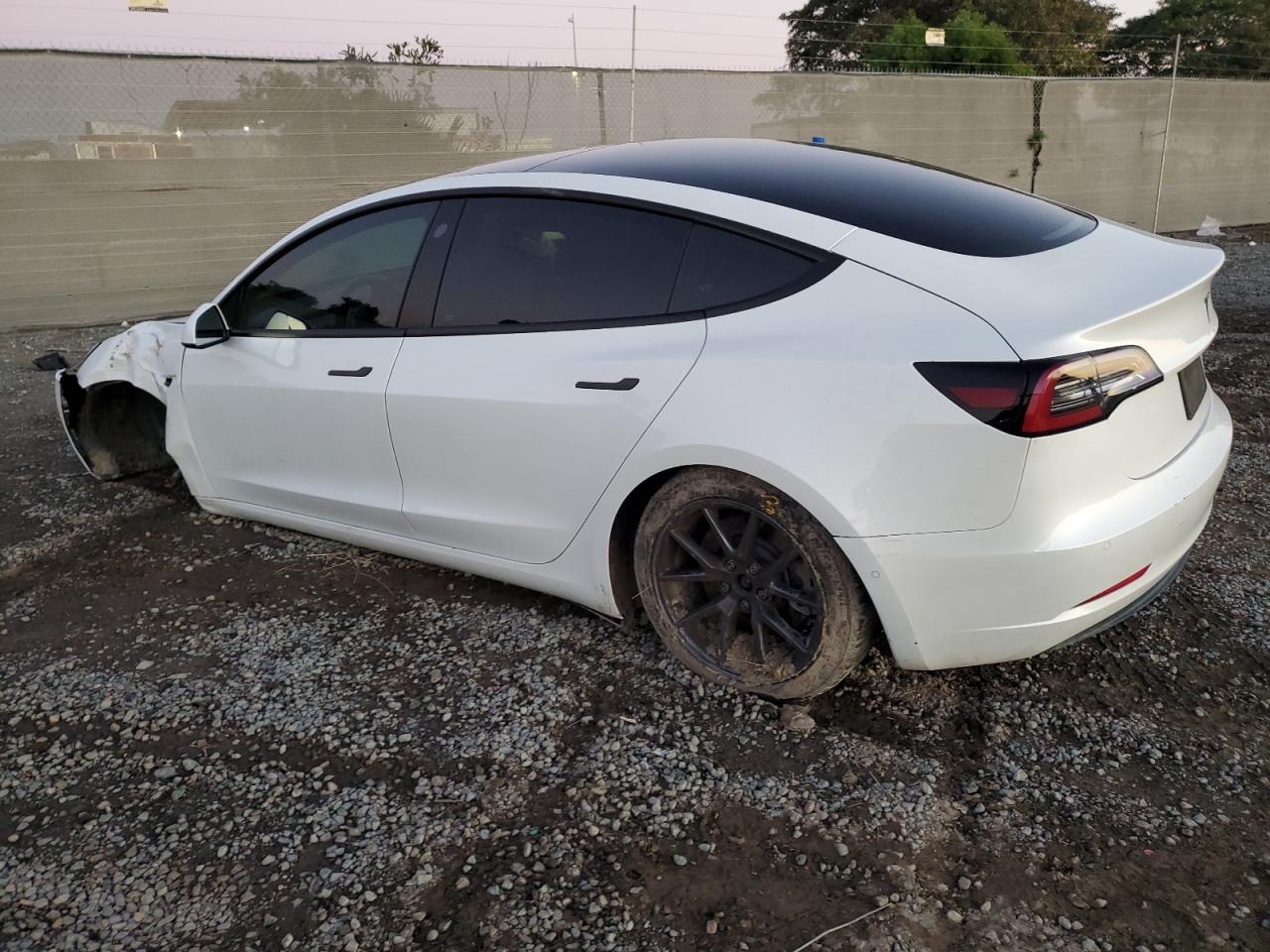 2022 TESLA MODEL 3 photo 3