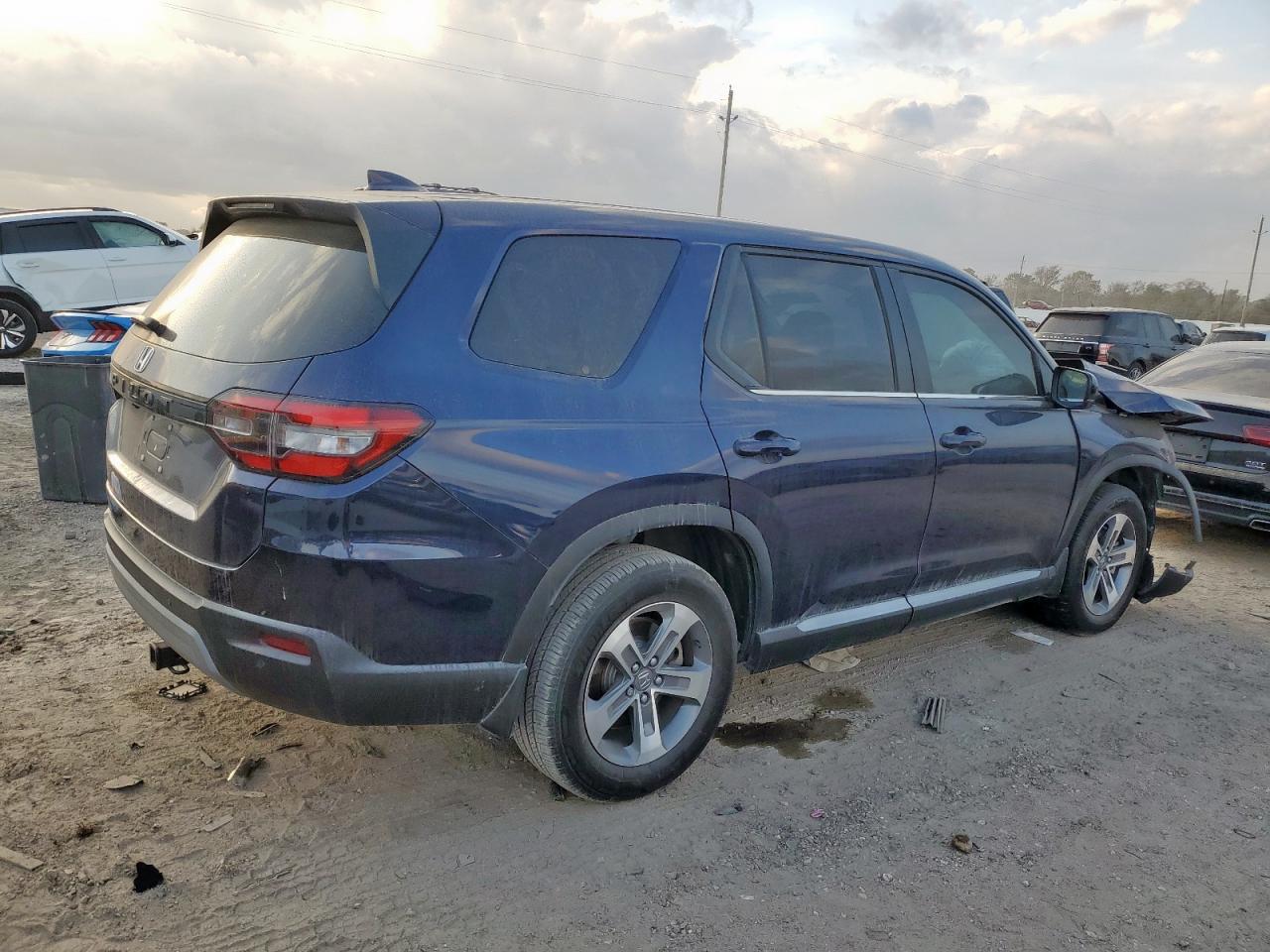 2025 HONDA PILOT EXL photo 3
