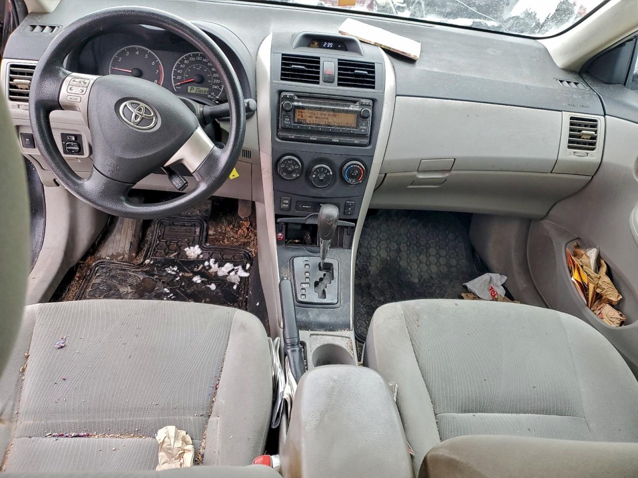2013 TOYOTA COROLLA BASE photo 8