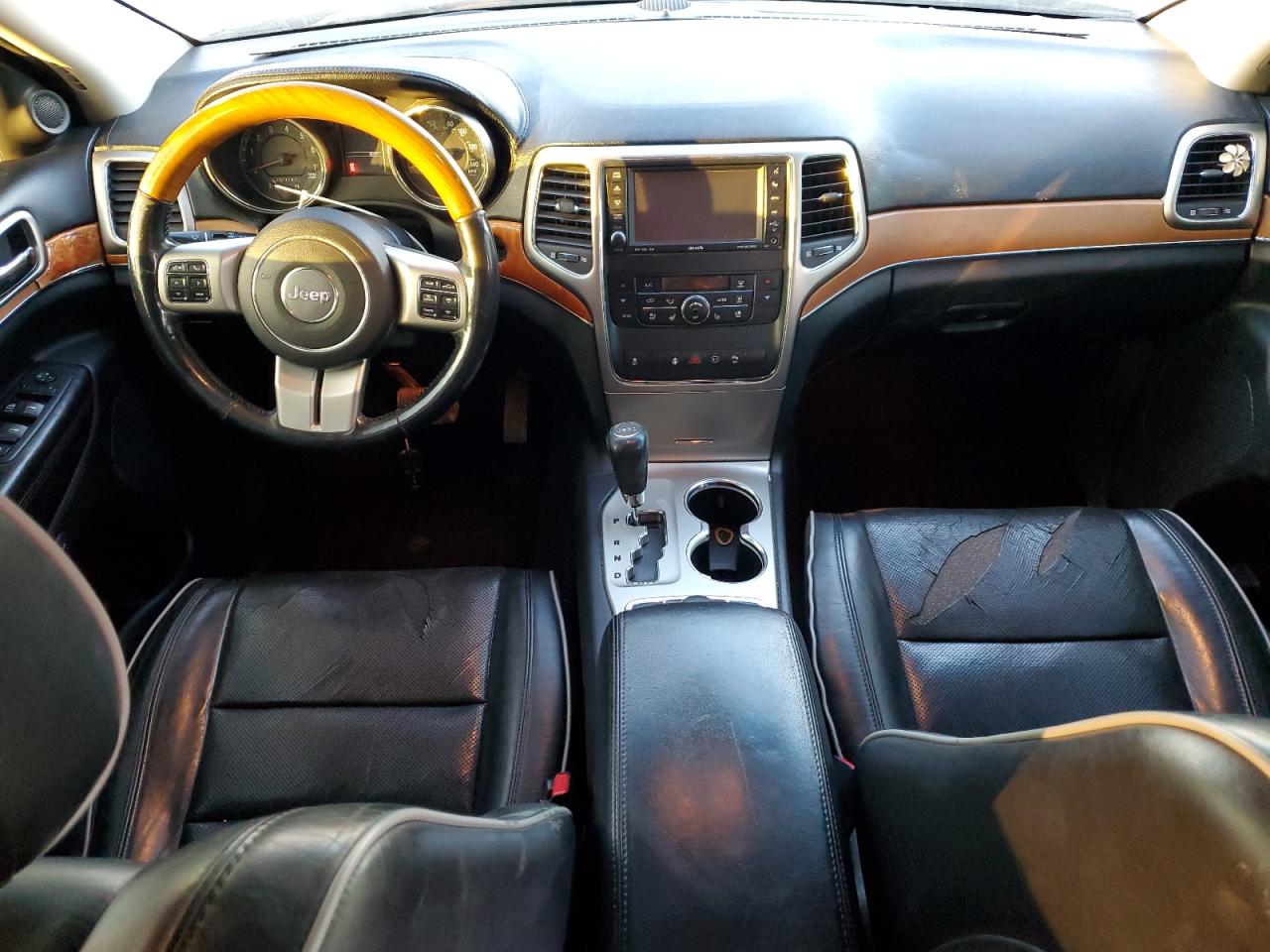 2011 JEEP GRAND CHEROKEE OVERLAND photo 15