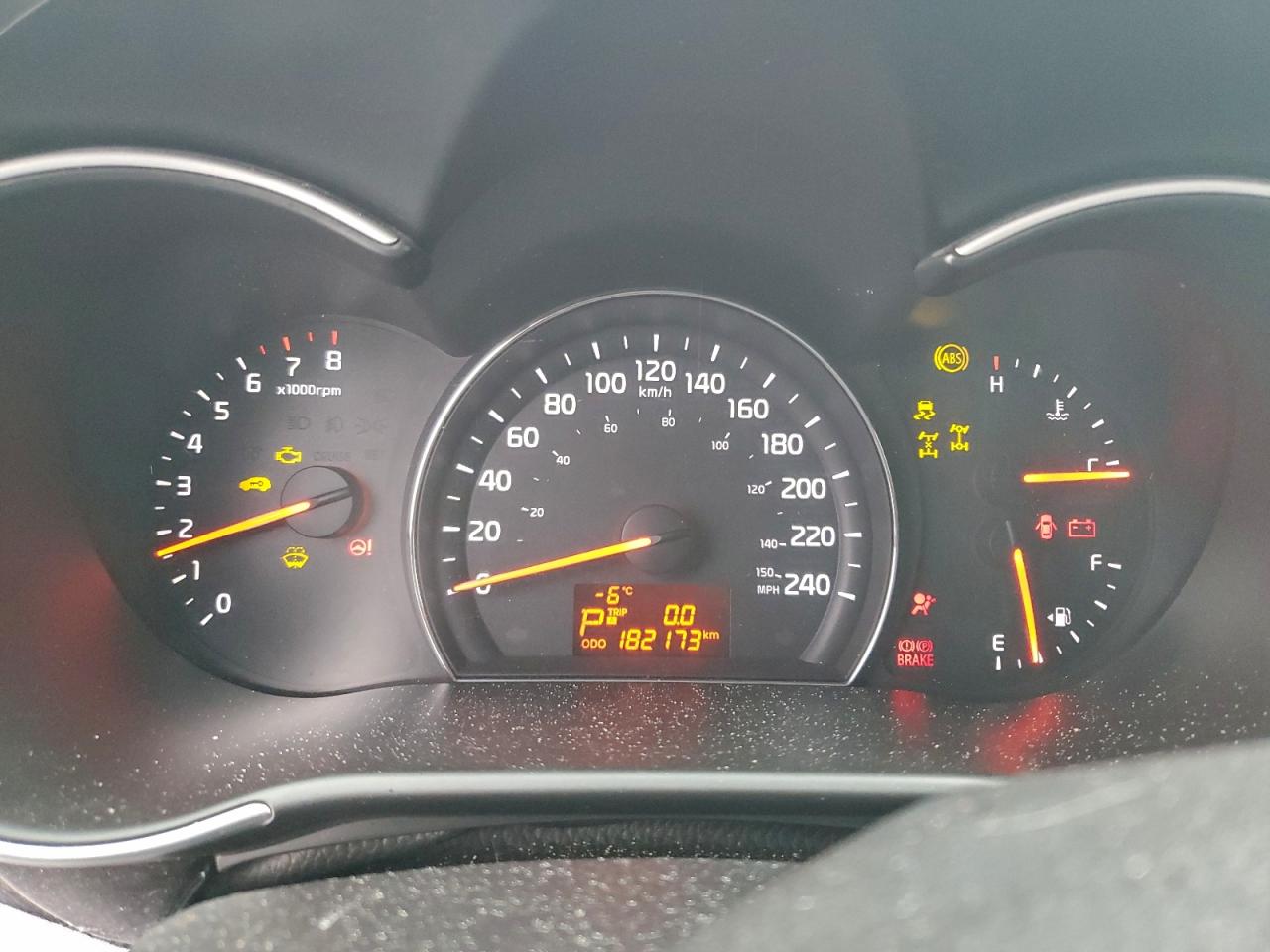 2014 KIA SORENTO LX photo 25