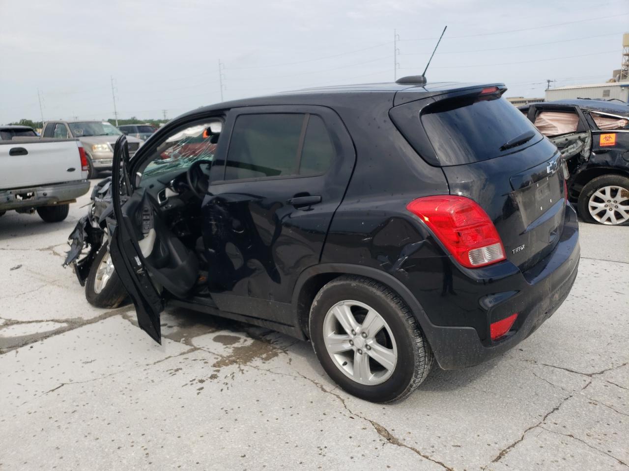 2019 CHEVROLET TRAX LS photo 4