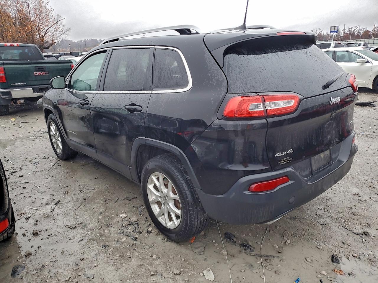 2017 JEEP CHEROKEE LATITUDE photo 2