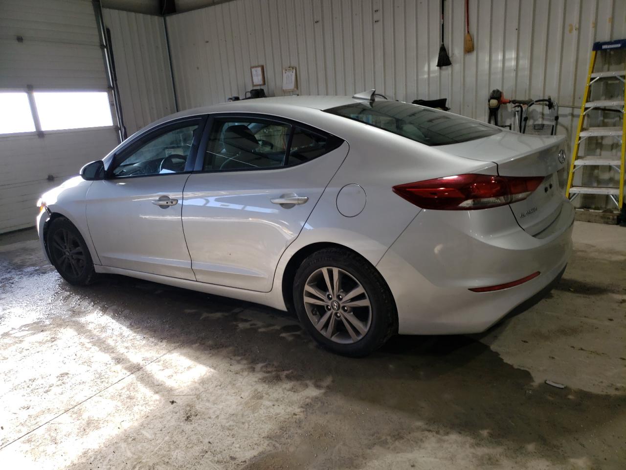 2017 HYUNDAI ELANTRA SE photo 2