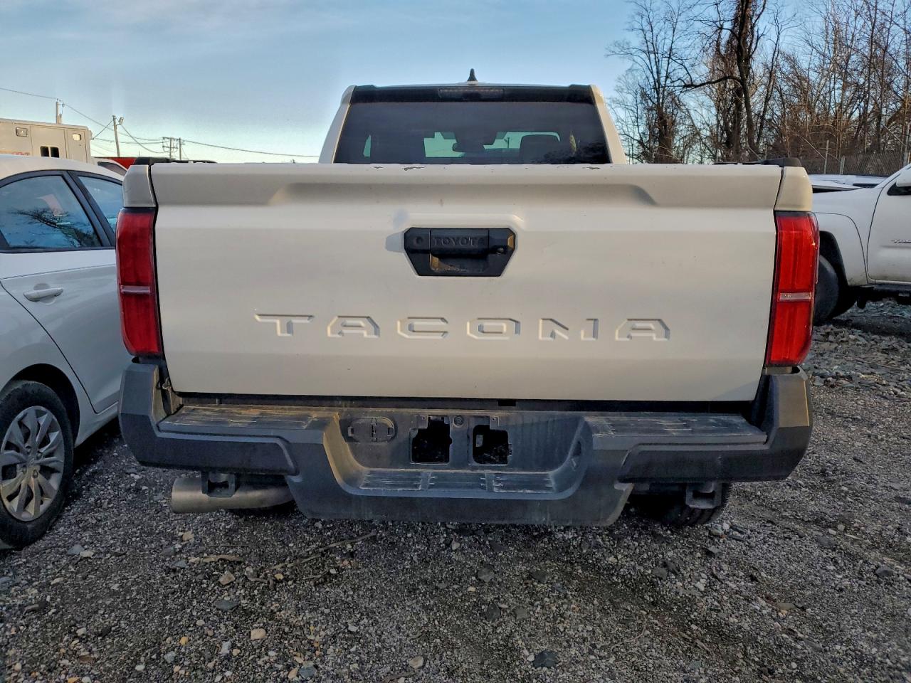 2024 TOYOTA TACOMA XTRACAB photo 6