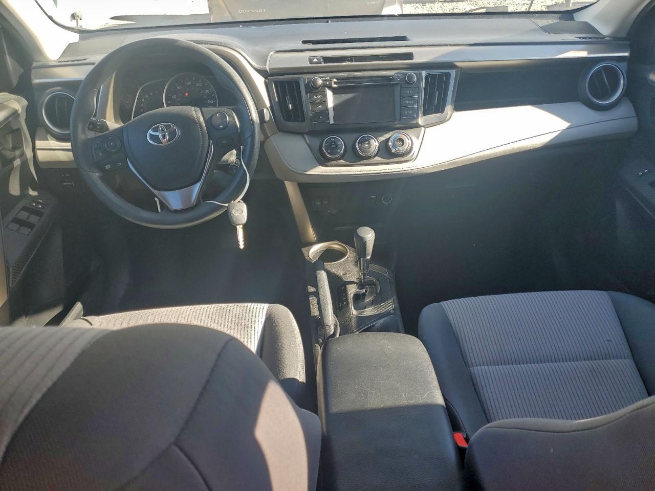 2015 TOYOTA RAV4 photo 15