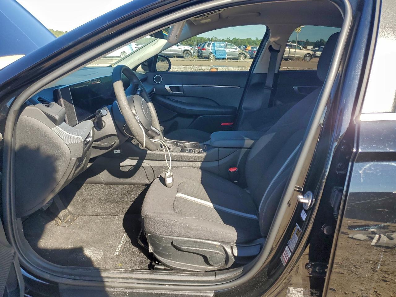 2025 HYUNDAI SONATA SE photo 7